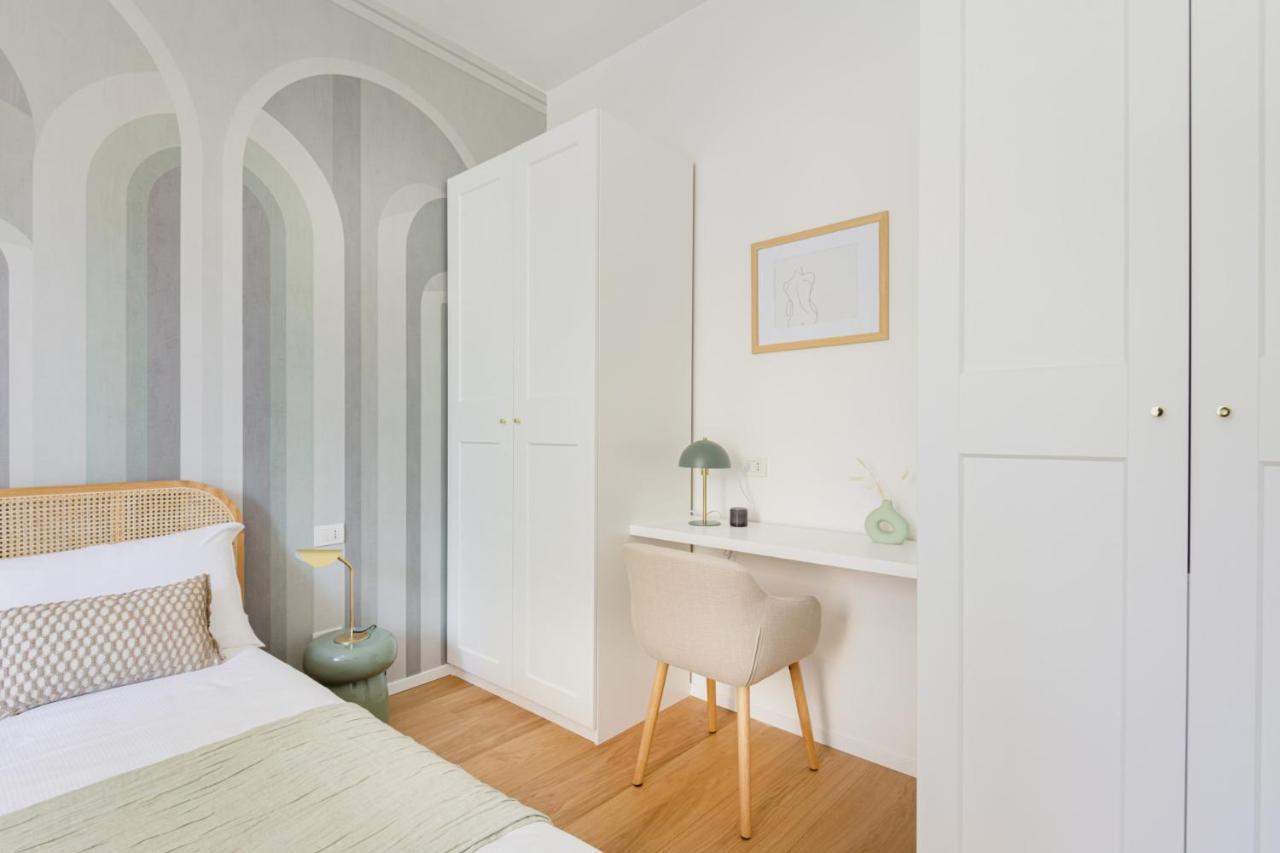Easylife - Romantico Appartamento Sui Navigli Milán Exterior foto