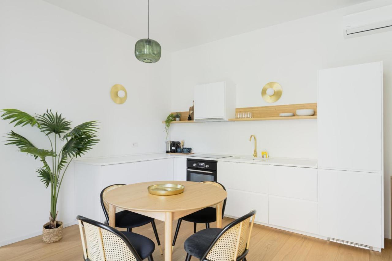 Easylife - Romantico Appartamento Sui Navigli Milán Exterior foto