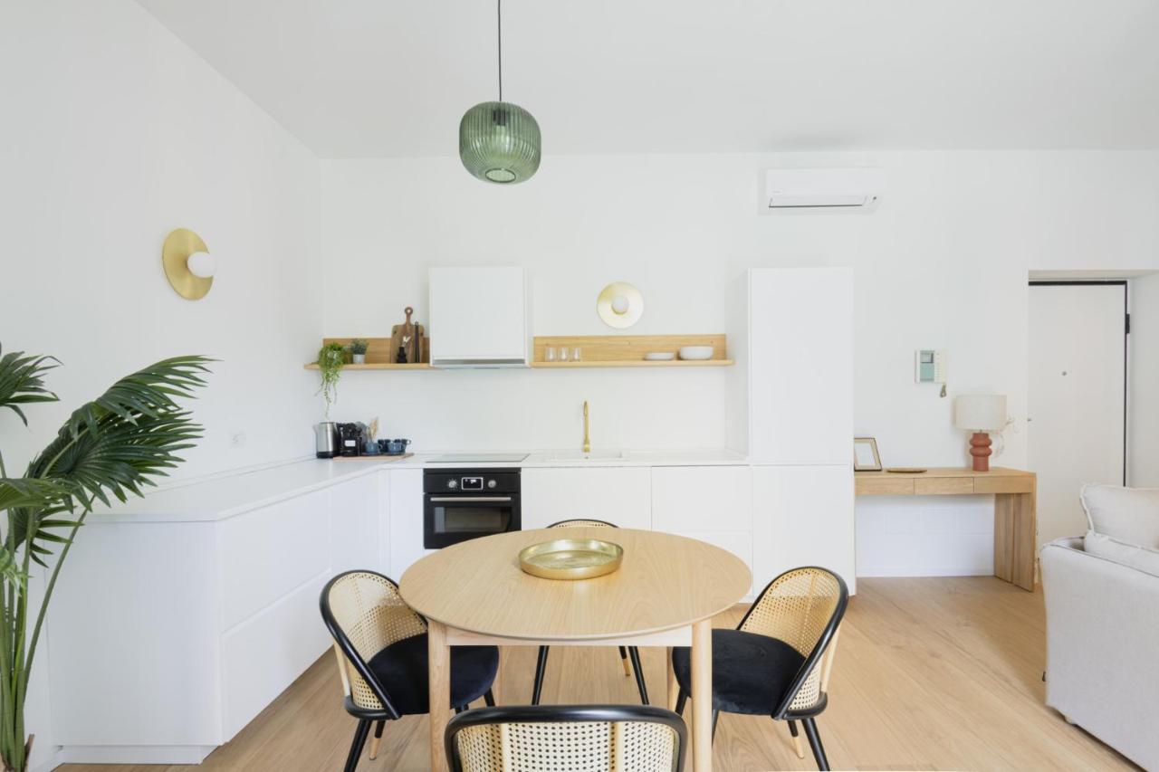 Easylife - Romantico Appartamento Sui Navigli Milán Exterior foto