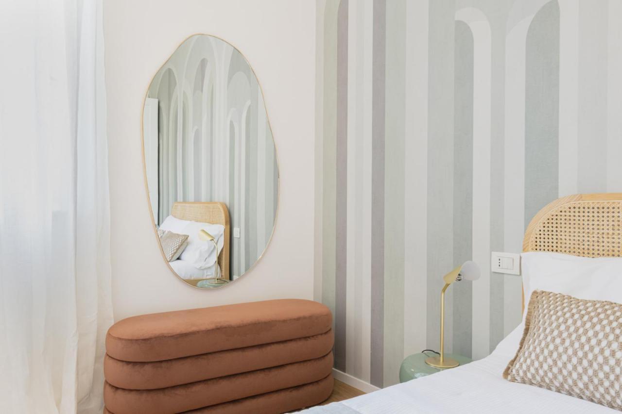 Easylife - Romantico Appartamento Sui Navigli Milán Exterior foto